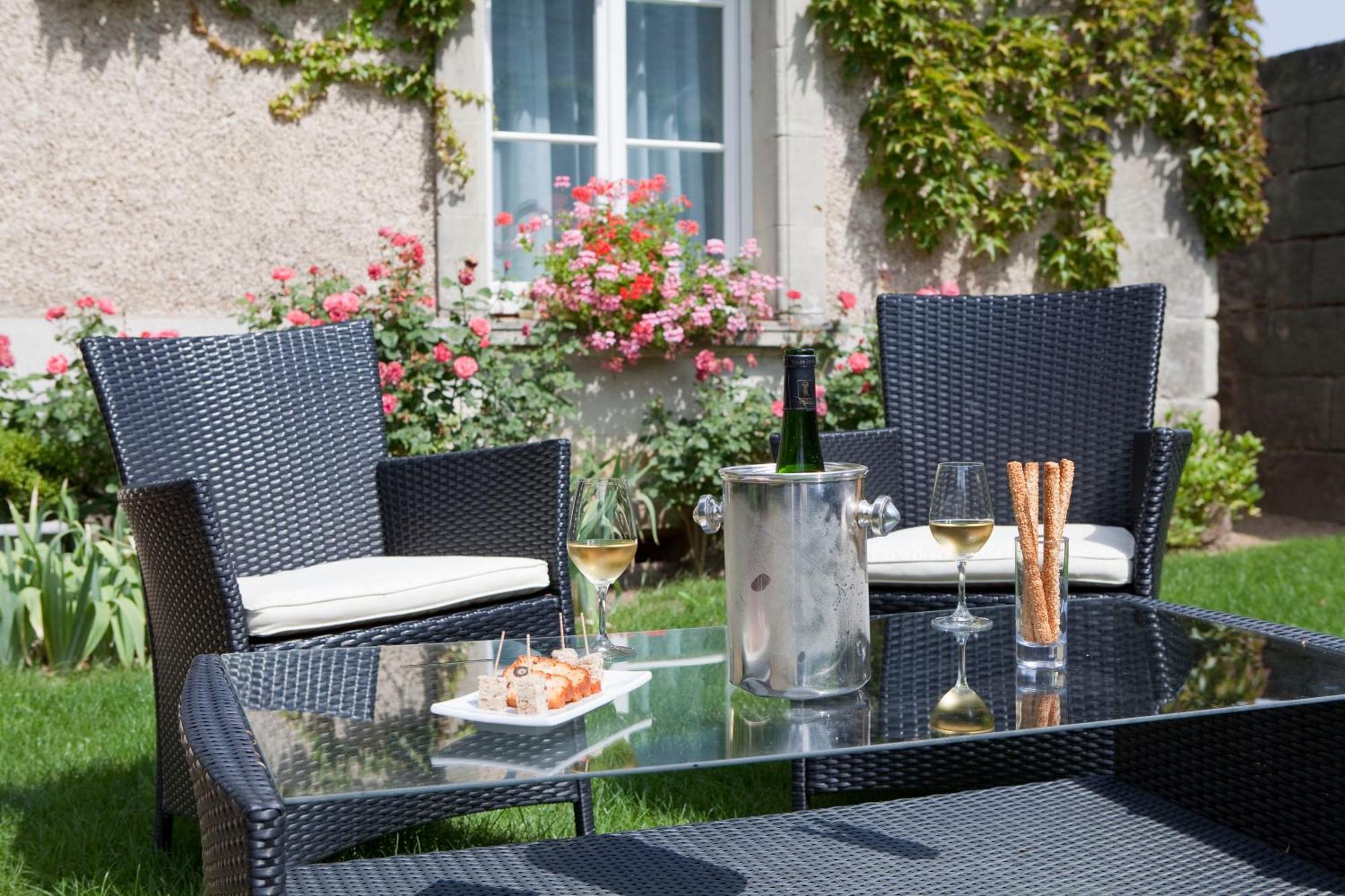 Logis Hotels Restaurant La Mere Hamard Semblancay Ngoại thất bức ảnh