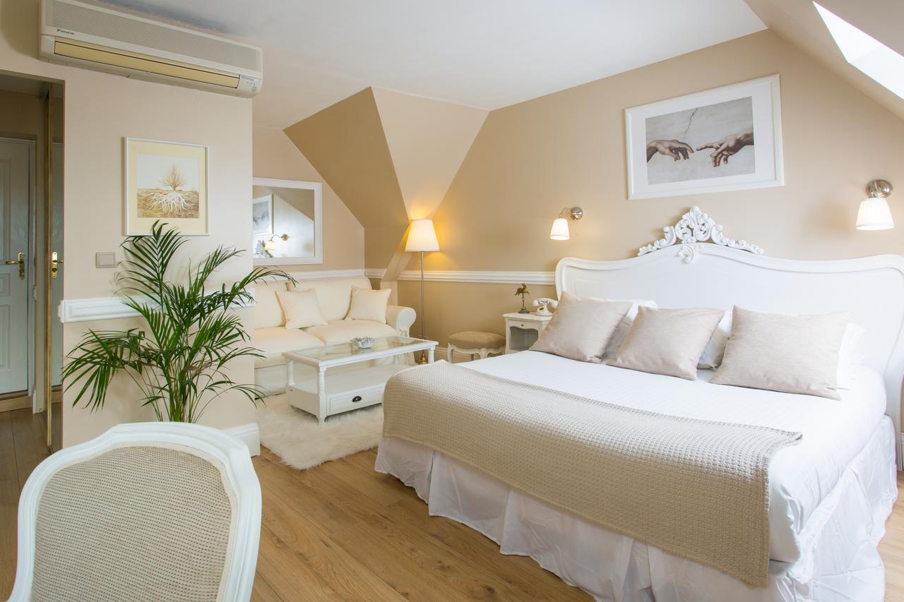 Logis Hotels Restaurant La Mere Hamard Semblancay Ngoại thất bức ảnh